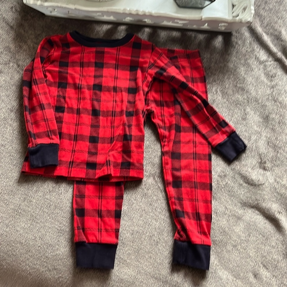 NWOT Carter’s 3T Black/Red Plaid Patterned Pajamas